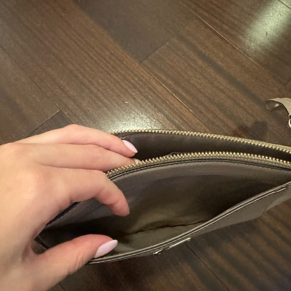 Beige suede and leather Coach pouch - Picture 3 of 6